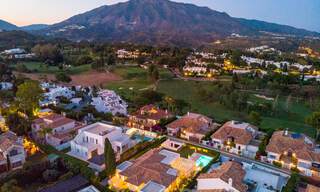 Stijlvol gerenoveerde villa te koop met prachtig uitzicht op de bergen in Nueva Andalucia - Marbella, op loopafstand van voorzieningen 30311 