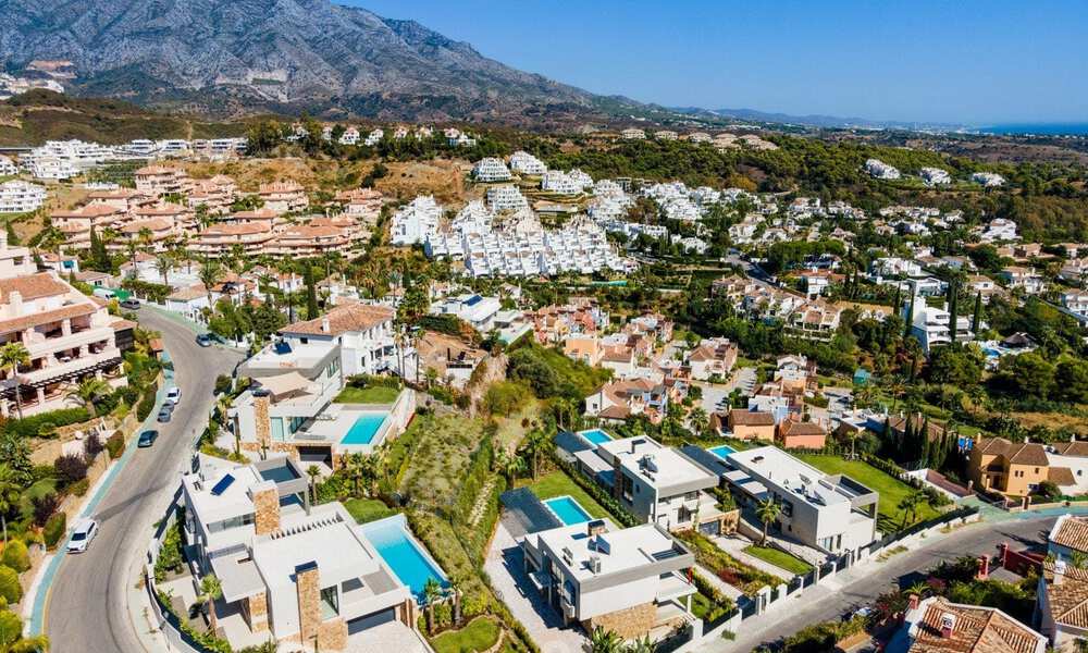 Laatste villa! Hedendaagse moderne nieuwbouw villa met zeezicht te koopin Nueva Andalucia, Marbella 30317