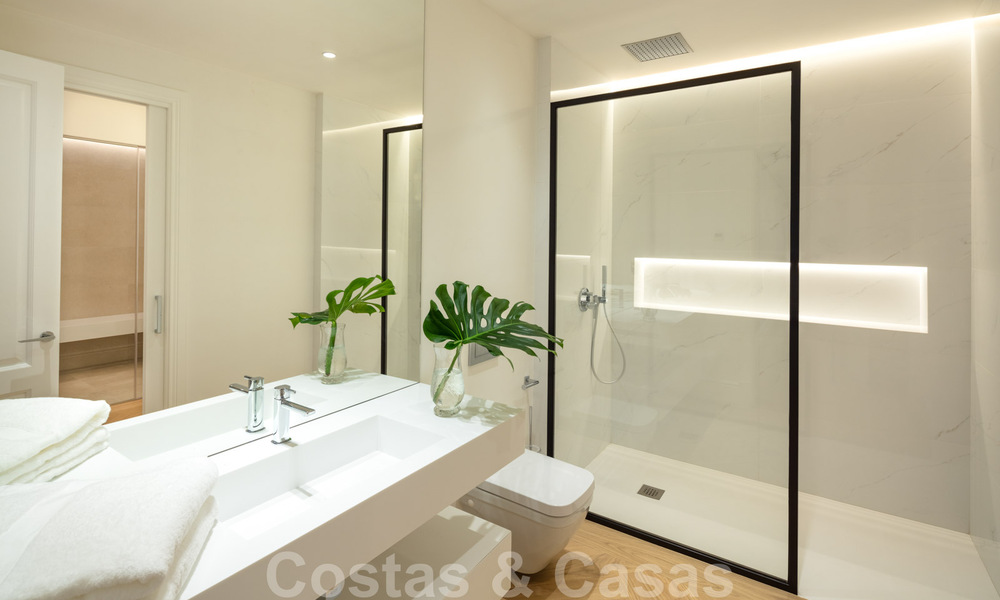 2 Elegante nieuwe luxevilla´s te koop van topkwaliteit in een klassieke en Provençaalse stijl boven de Golden Mile in Marbella 30462