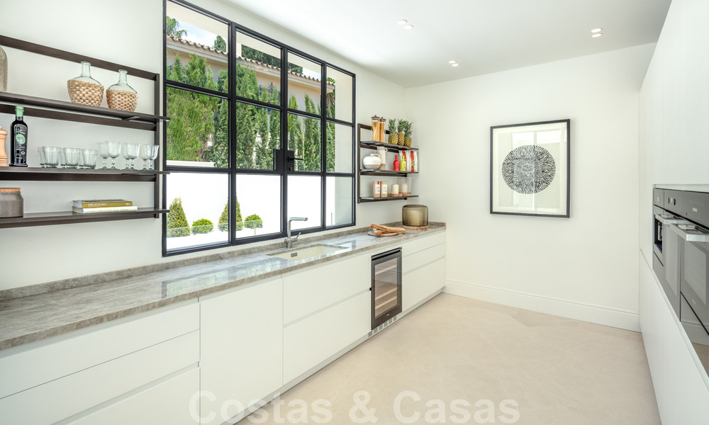 2 Elegante nieuwe luxevilla´s te koop van topkwaliteit in een klassieke en Provençaalse stijl boven de Golden Mile in Marbella 30474