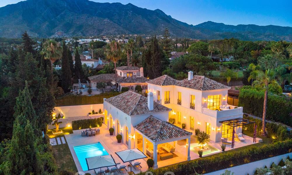2 Elegante nieuwe luxevilla´s te koop van topkwaliteit in een klassieke en Provençaalse stijl boven de Golden Mile in Marbella 30487