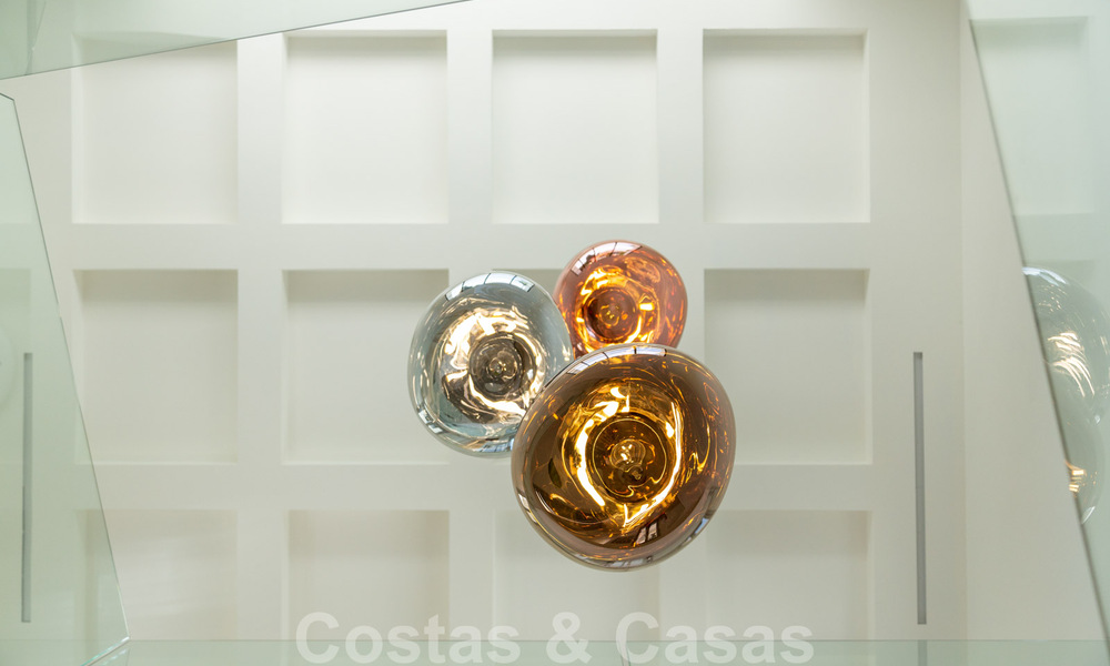 2 Elegante nieuwe luxevilla´s te koop van topkwaliteit in een klassieke en Provençaalse stijl boven de Golden Mile in Marbella 30499