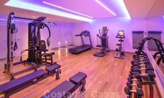 Gloednieuwe villa in eigentijdse stijl in een gated community met panoramisch zeezicht te koop in Benahavis - Marbella 30658 