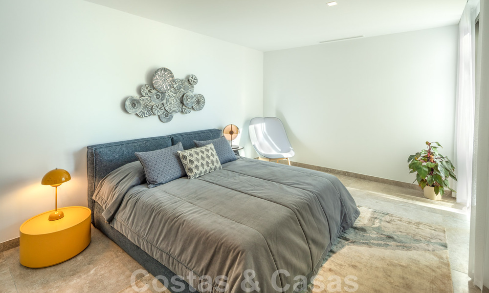 Gloednieuwe villa in eigentijdse stijl in een gated community met panoramisch zeezicht te koop in Benahavis - Marbella 30662