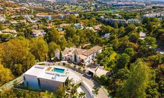 Gloednieuwe villa in eigentijdse stijl in een gated community met panoramisch zeezicht te koop in Benahavis - Marbella 30677 