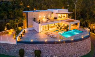 Gloednieuwe villa in eigentijdse stijl in een gated community met panoramisch zeezicht te koop in Benahavis - Marbella 30678 
