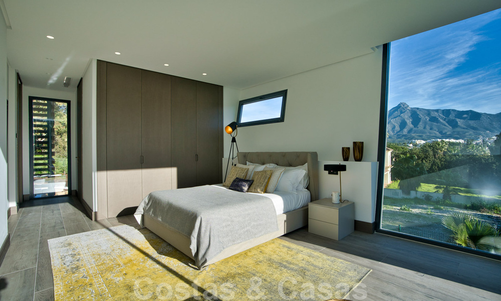 Instapklare moderne villa te koop op loopafstand van voorzieningen en Puerto Banus in Nueva Andalucia, Marbella 30681
