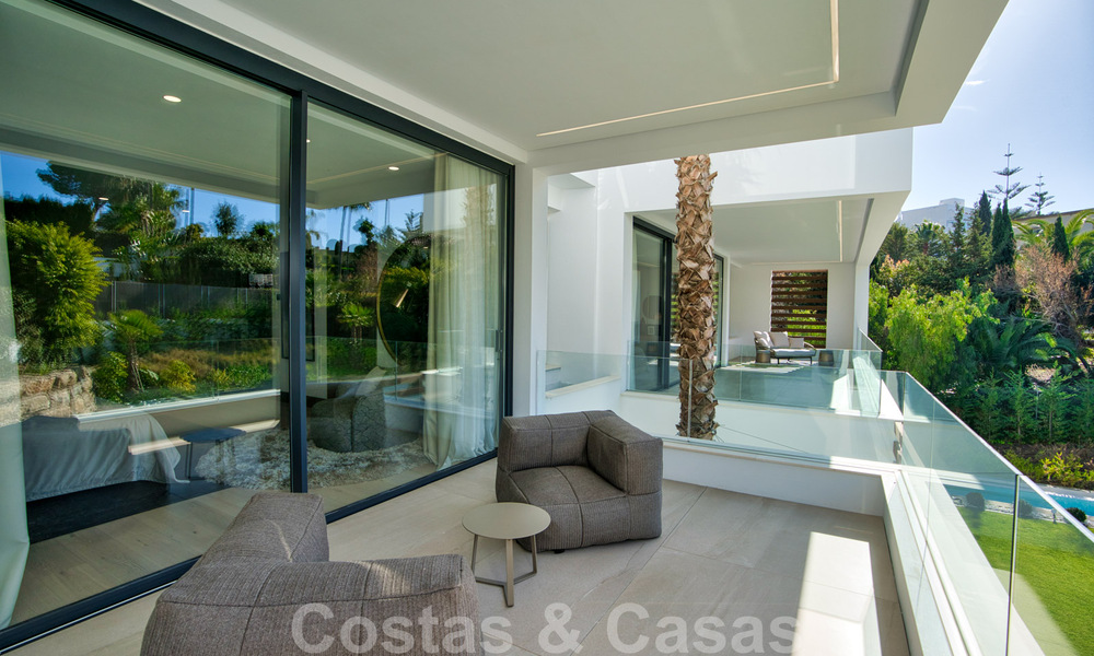 Instapklare moderne villa te koop op loopafstand van voorzieningen en Puerto Banus in Nueva Andalucia, Marbella 30698