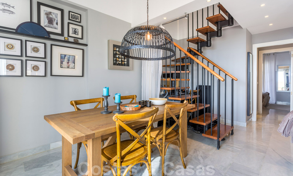 Gerenoveerd penthouse appartement te koop met zeezicht en op wandelafstand van alle voorzieningen en Puerto Banus in Nueva Andalucia, Marbella 31183