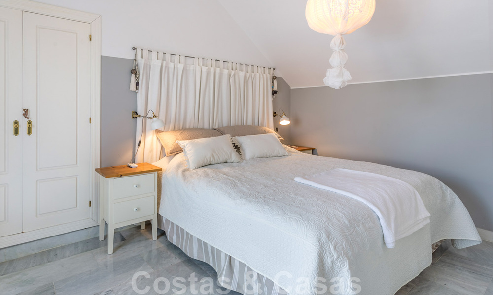 Gerenoveerd penthouse appartement te koop met zeezicht en op wandelafstand van alle voorzieningen en Puerto Banus in Nueva Andalucia, Marbella 31193