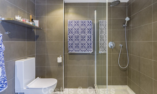 Gerenoveerd penthouse appartement te koop met zeezicht en op wandelafstand van alle voorzieningen en Puerto Banus in Nueva Andalucia, Marbella 31198 