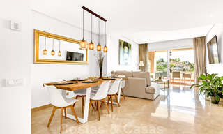 Tijdloos luxe appartement te koop met zeezicht op de Golden Mile, tussen Puerto Banus en Marbella 30881 