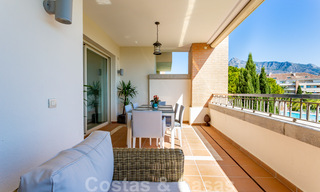 Tijdloos luxe appartement te koop met zeezicht op de Golden Mile, tussen Puerto Banus en Marbella 30904 