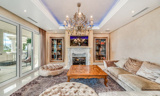 Exclusief appartement te koop met zeezicht in een eerstelijnsstrand complex aan de New Golden Mile, Marbella - Estepona 30961 