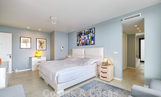 Moderne villa te koop, eerstelijns golf met panoramisch berg-, golf- en zeezicht in Benahavis - Marbella 30983 