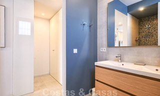 Moderne villa te koop, eerstelijns golf met panoramisch berg-, golf- en zeezicht in Benahavis - Marbella 30990 