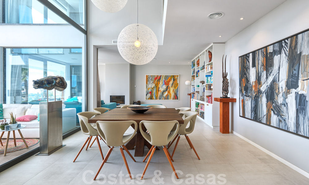Moderne villa te koop, eerstelijns golf met panoramisch berg-, golf- en zeezicht in Benahavis - Marbella 30992