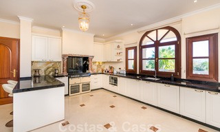Statige landelijke villa te koop in een klassieke Mediterrane stijl op de New Golden Mile, dicht bij het strand en Estepona centrum 31391 