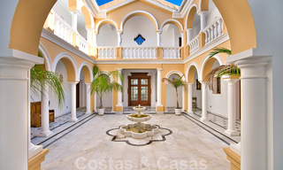 Statige landelijke villa te koop in een klassieke Mediterrane stijl op de New Golden Mile, dicht bij het strand en Estepona centrum 31403 