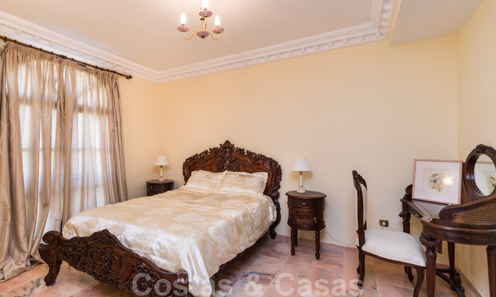 Statige landelijke villa te koop in een klassieke Mediterrane stijl op de New Golden Mile, dicht bij het strand en Estepona centrum 31427