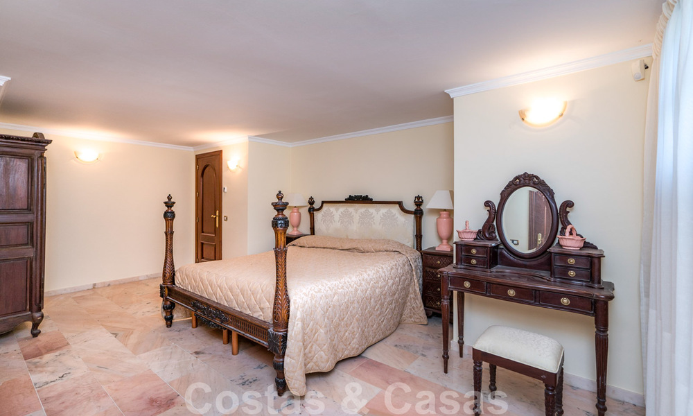 Statige landelijke villa te koop in een klassieke Mediterrane stijl op de New Golden Mile, dicht bij het strand en Estepona centrum 31429