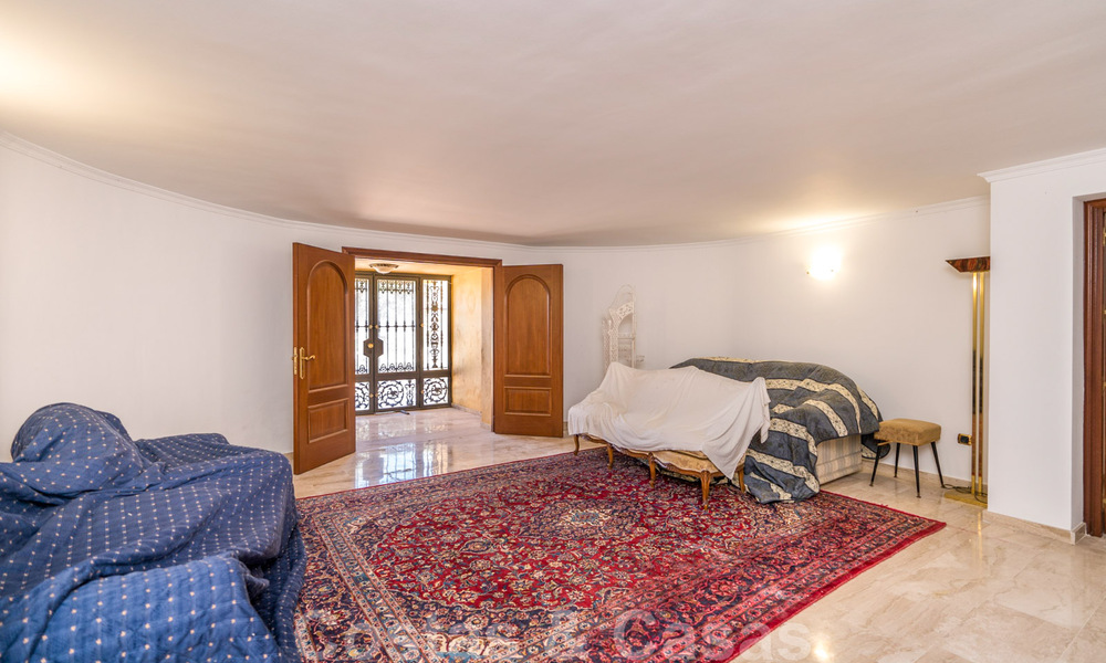 Statige landelijke villa te koop in een klassieke Mediterrane stijl op de New Golden Mile, dicht bij het strand en Estepona centrum 31431