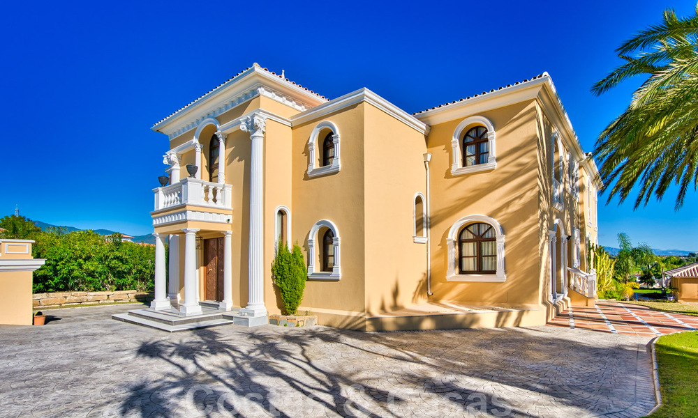 Statige landelijke villa te koop in een klassieke Mediterrane stijl op de New Golden Mile, dicht bij het strand en Estepona centrum 31438