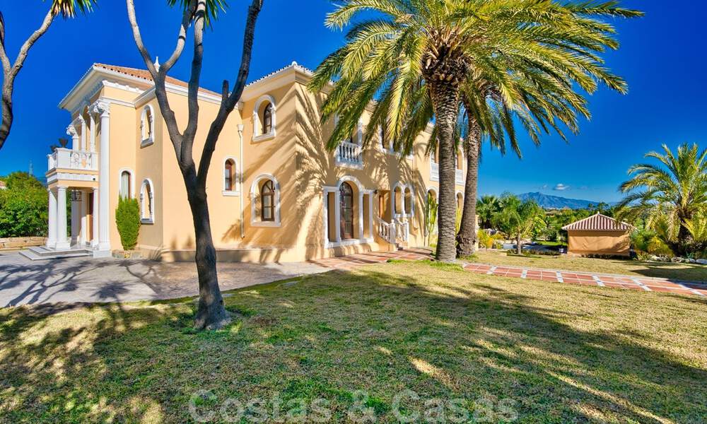 Statige landelijke villa te koop in een klassieke Mediterrane stijl op de New Golden Mile, dicht bij het strand en Estepona centrum 31441