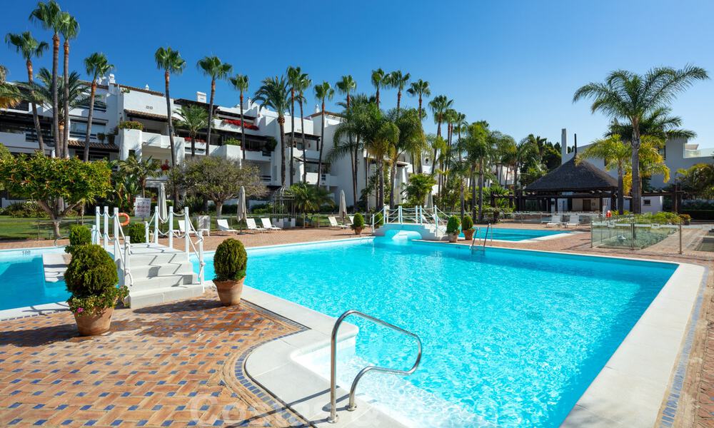 Toplocatie, volledig gerenoveerd penthouse met gedeeltelijk zeezicht te koop in Puente Romano - Golden Mile, Marbella 31243