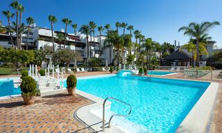 Toplocatie, volledig gerenoveerd penthouse met gedeeltelijk zeezicht te koop in Puente Romano - Golden Mile, Marbella 31243 