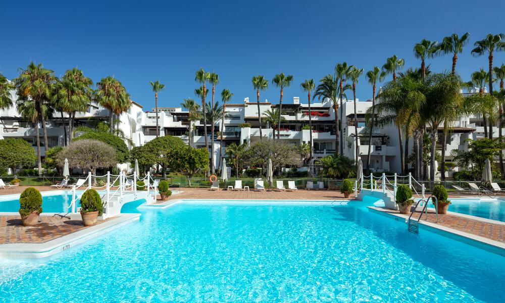 Toplocatie, volledig gerenoveerd penthouse met gedeeltelijk zeezicht te koop in Puente Romano - Golden Mile, Marbella 31245