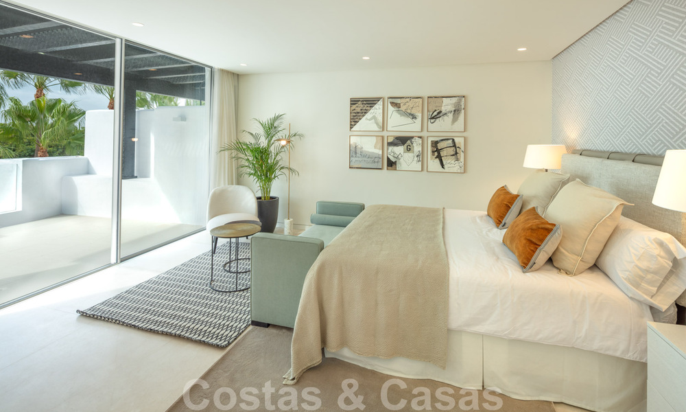 Toplocatie, volledig gerenoveerd penthouse met gedeeltelijk zeezicht te koop in Puente Romano - Golden Mile, Marbella 31246