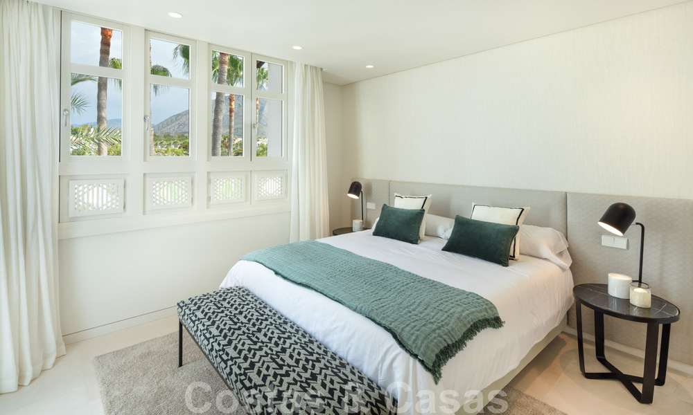 Toplocatie, volledig gerenoveerd penthouse met gedeeltelijk zeezicht te koop in Puente Romano - Golden Mile, Marbella 31251