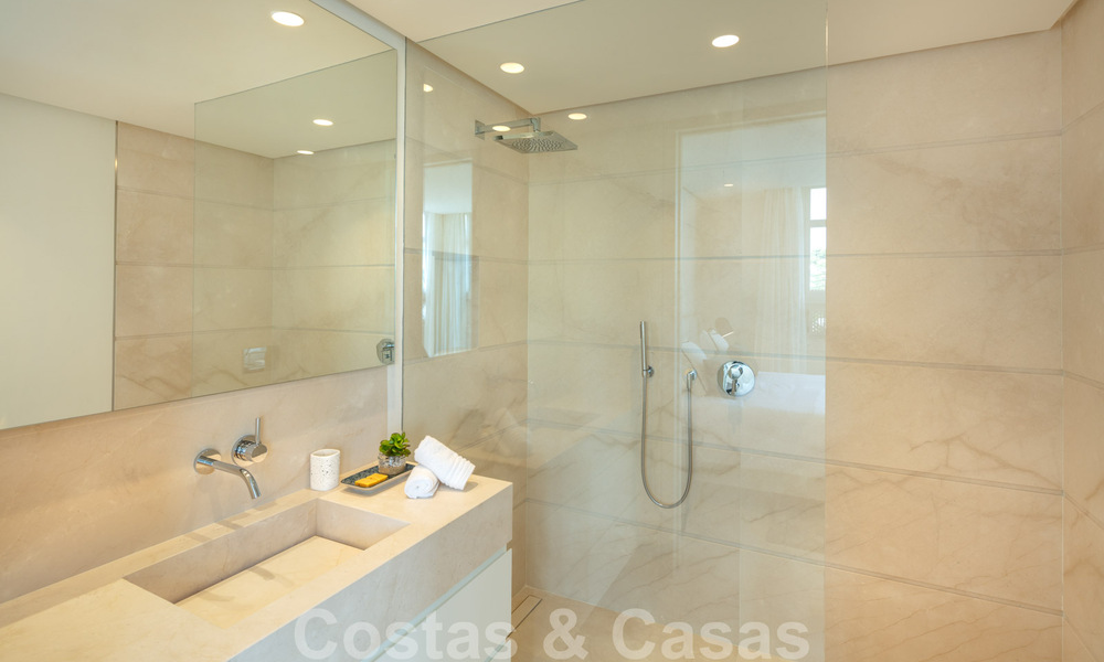 Toplocatie, volledig gerenoveerd penthouse met gedeeltelijk zeezicht te koop in Puente Romano - Golden Mile, Marbella 31253