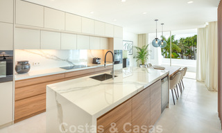 Toplocatie, volledig gerenoveerd penthouse met gedeeltelijk zeezicht te koop in Puente Romano - Golden Mile, Marbella 31267 