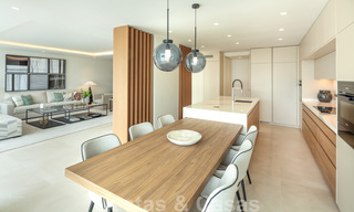 Toplocatie, volledig gerenoveerd penthouse met gedeeltelijk zeezicht te koop in Puente Romano - Golden Mile, Marbella 31270 