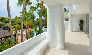 Toplocatie, volledig gerenoveerd penthouse met gedeeltelijk zeezicht te koop in Puente Romano - Golden Mile, Marbella 31271 