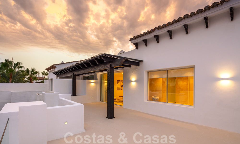 Toplocatie, volledig gerenoveerd penthouse met gedeeltelijk zeezicht te koop in Puente Romano - Golden Mile, Marbella 31273