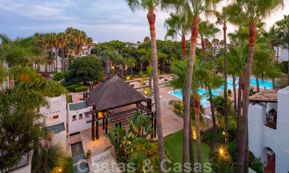 Toplocatie, volledig gerenoveerd penthouse met gedeeltelijk zeezicht te koop in Puente Romano - Golden Mile, Marbella 31274