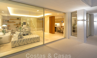 Toplocatie, volledig gerenoveerd penthouse met gedeeltelijk zeezicht te koop in Puente Romano - Golden Mile, Marbella 31276 