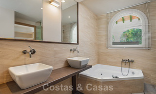 Unieke luxe villa in een Andalusische-Moorse stijl te koop op loopafstand van het strand en de golfbaan in West Marbella 31323 