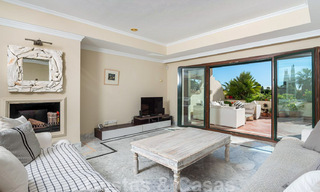 Ruim luxe appartement met een groot terras in een kleinschalig complex aan de Golden Mile te koop in Marbella 31455 