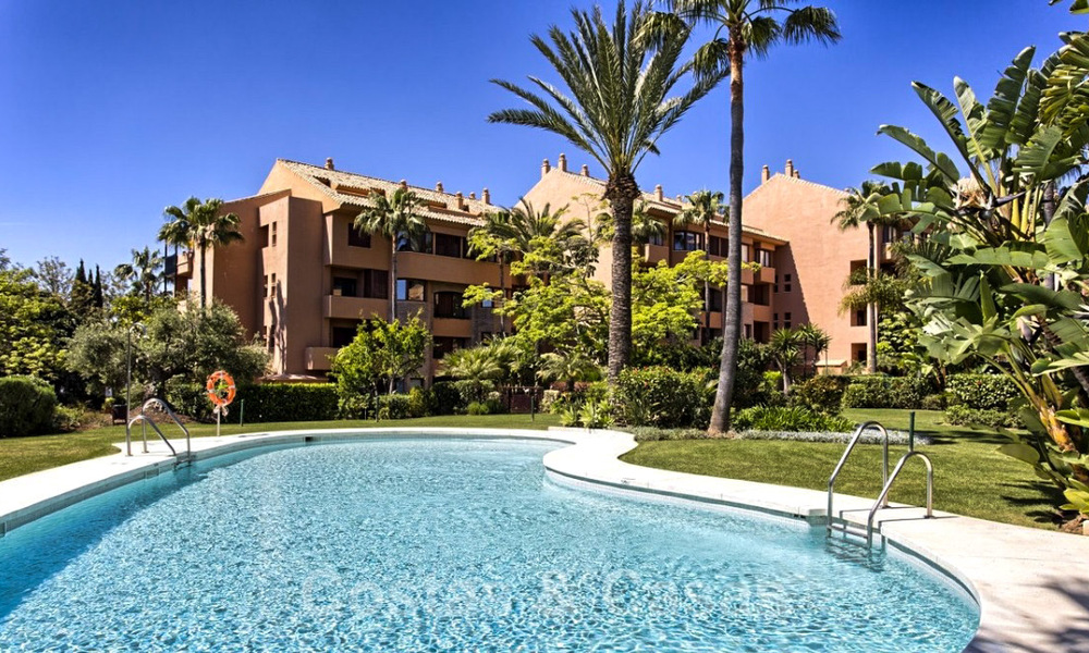 Luxeappartement te koop nabij het strand in een prestigieus complex, net ten oosten van het centrum van Marbella 31622