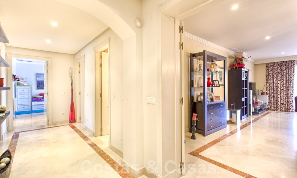 Luxeappartement te koop nabij het strand in een prestigieus complex, net ten oosten van het centrum van Marbella 31623