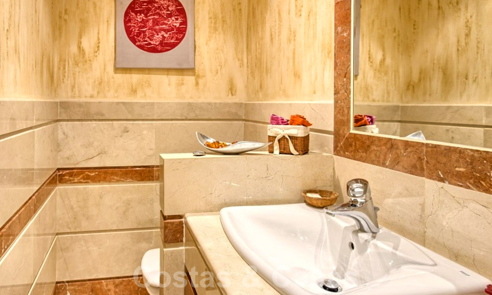 Luxeappartement te koop nabij het strand in een prestigieus complex, net ten oosten van het centrum van Marbella 31629