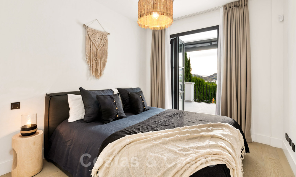 Prachtig gerenoveerde villa in Scandinavische stijl, met prachtig uitzicht te koop in Benahavis - Marbella 31685