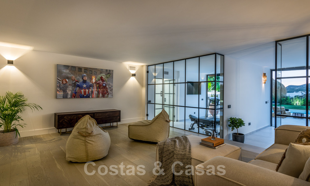 Prachtig gerenoveerde villa in Scandinavische stijl, met prachtig uitzicht te koop in Benahavis - Marbella 31715
