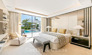 Gerenoveerde luxevilla in een contemporaine stijl te koop, dicht bij voorzieningen in de golfvallei van Nueva Andalucia, Marbella 31727 