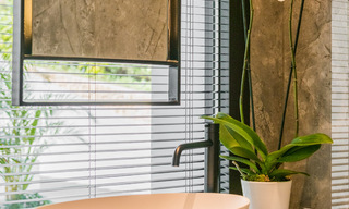 Gerenoveerde luxevilla in een contemporaine stijl te koop, dicht bij voorzieningen in de golfvallei van Nueva Andalucia, Marbella 31758 