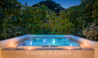 Gerenoveerde luxevilla in een contemporaine stijl te koop, dicht bij voorzieningen in de golfvallei van Nueva Andalucia, Marbella 31778 